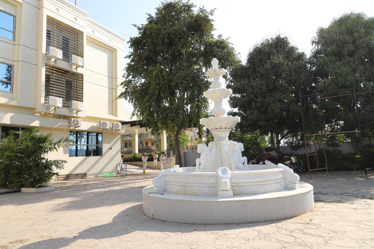 Hotel The Orange Flag, Phulambri Ganori Exterior foto